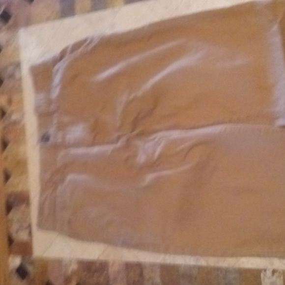 American Eagle khakis 28x32 - Picture 3 of 9